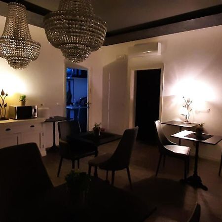 Double A Guest House Mestre Exteriör bild
