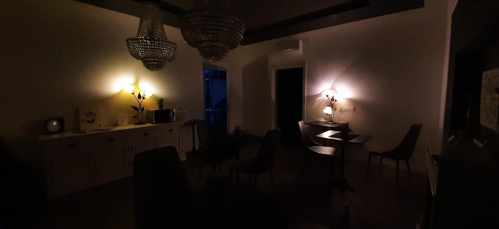 Double A Guest House Mestre Exteriör bild