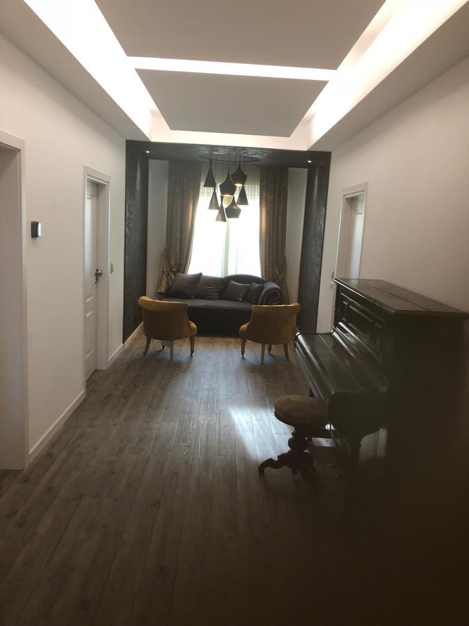 Double A Guest House Mestre Exteriör bild