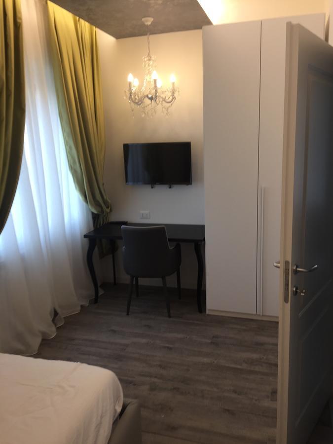 Double A Guest House Mestre Exteriör bild