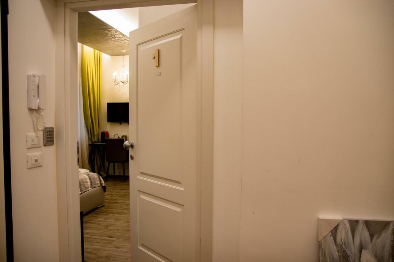 Double A Guest House Mestre Exteriör bild