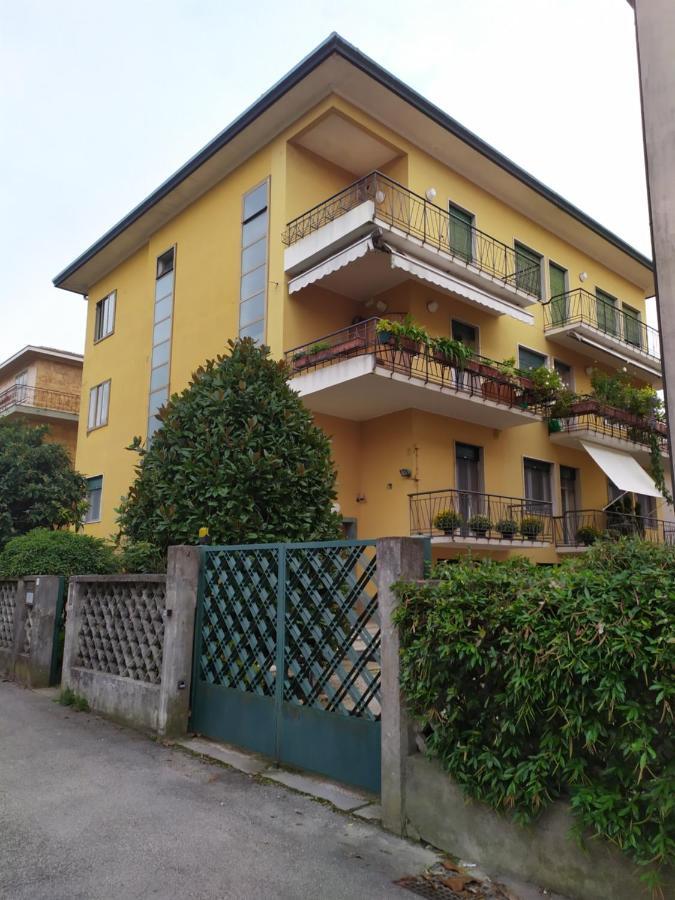Double A Guest House Mestre Exteriör bild
